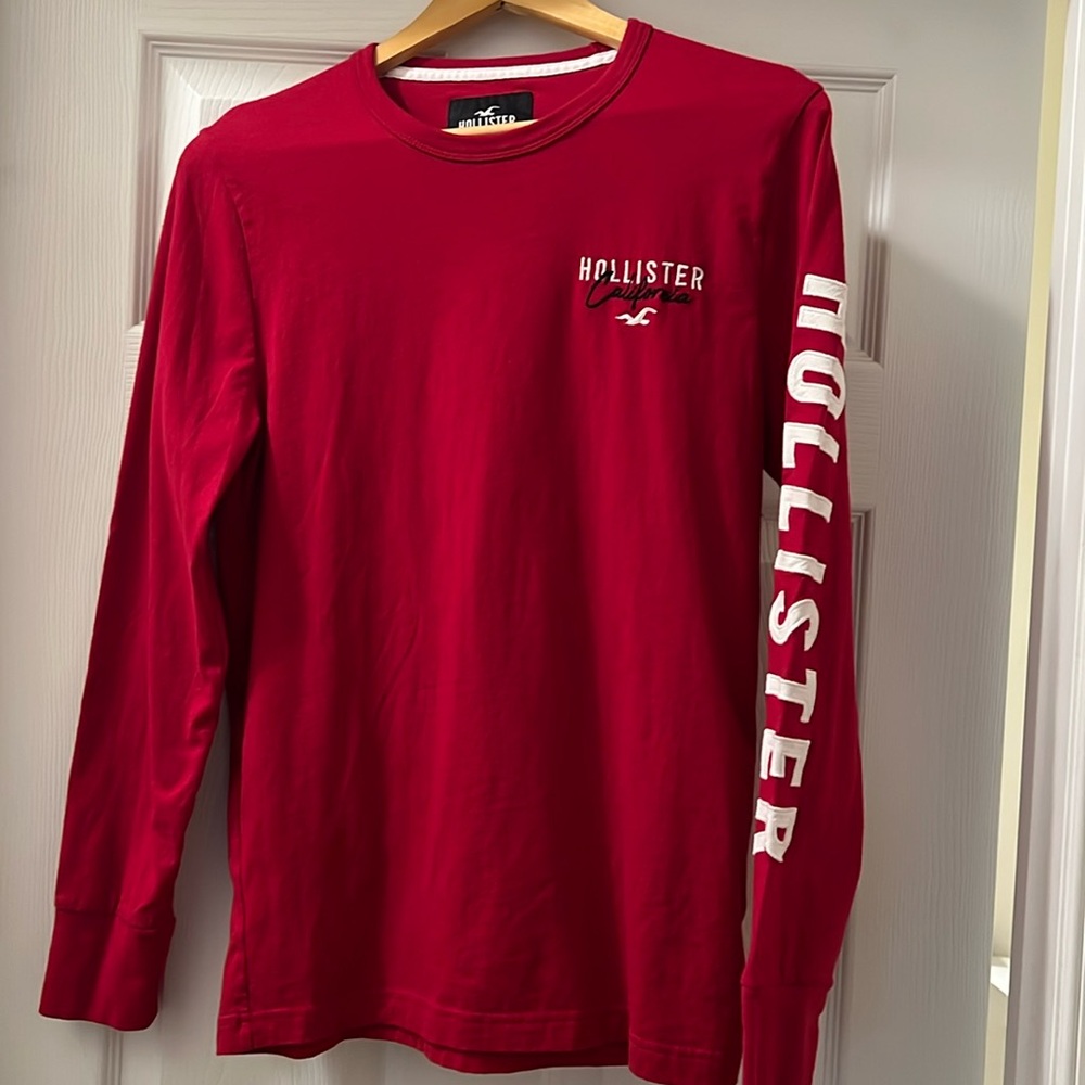 Men’s Hollister Long Sleeve T; Small